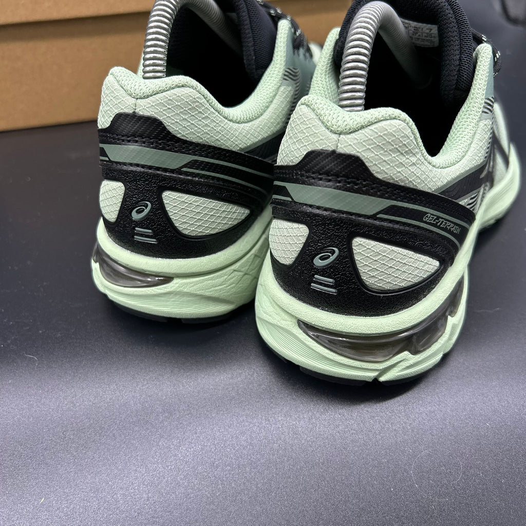 Asics Gel-Terrain — US 7 / EU 40
