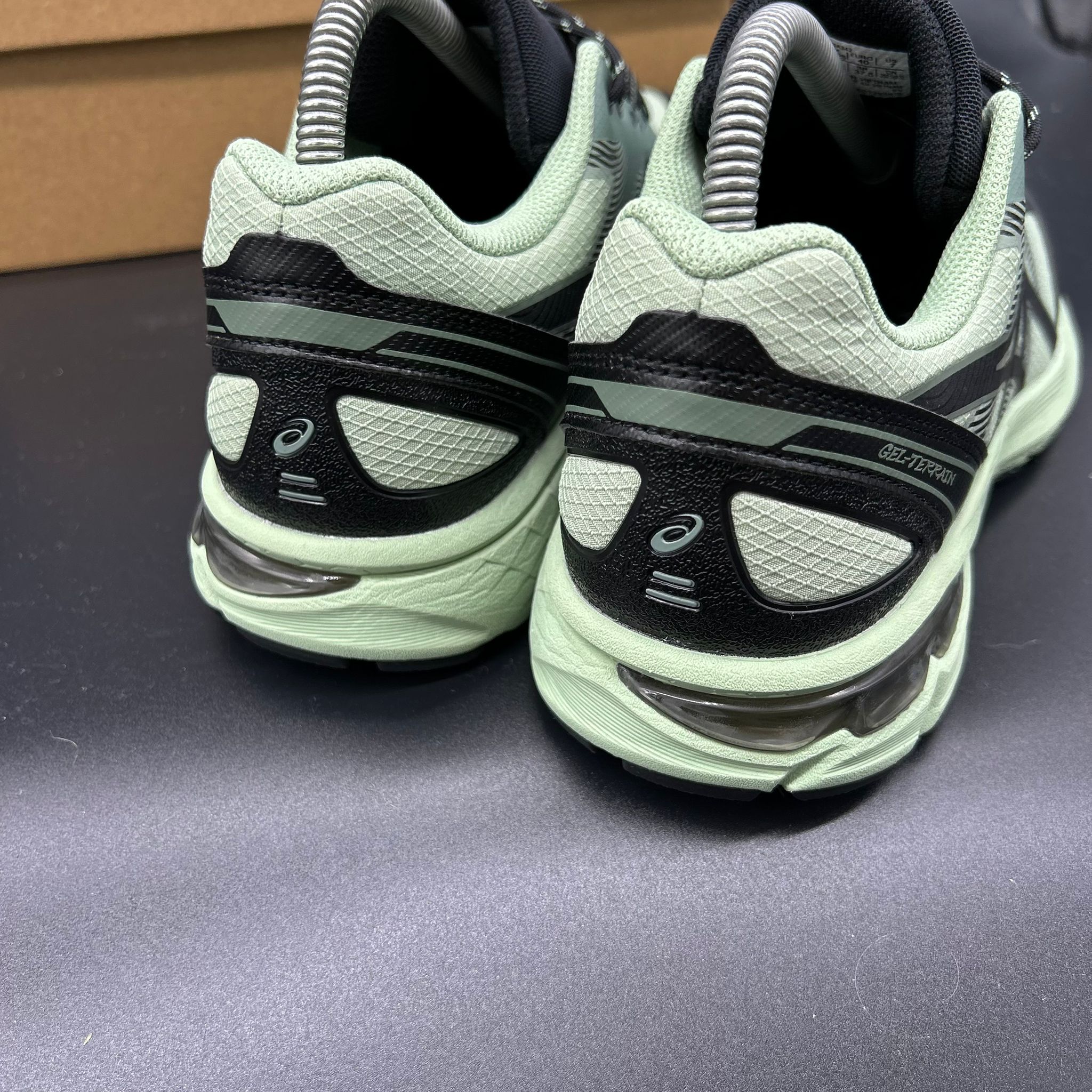 Asics Gel-Terrain — US 7 / EU 40
