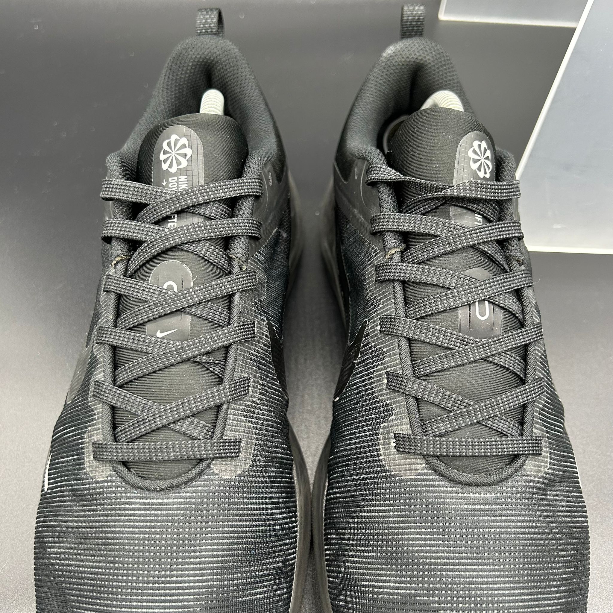 Nike Downshifter 12 — US 9 / EU 42,5