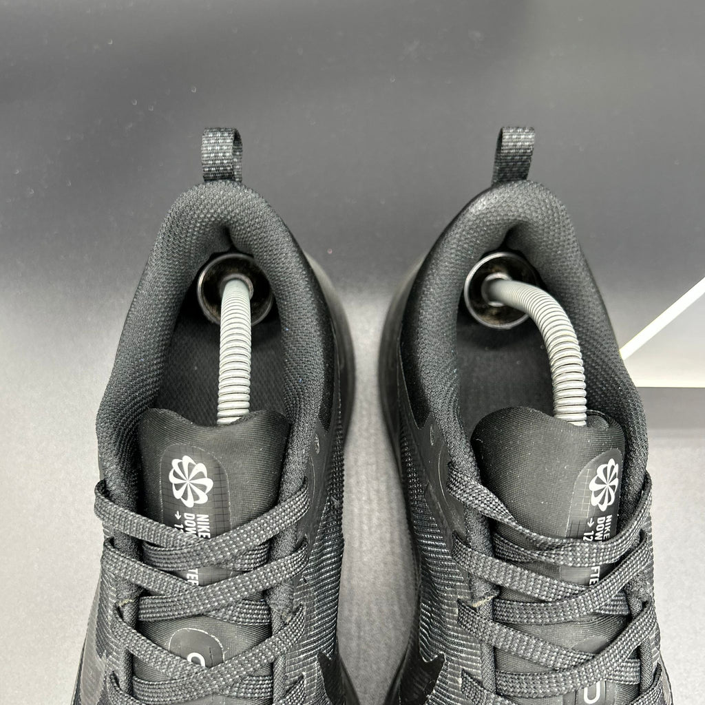 Nike Downshifter 12 — US 9 / EU 42,5