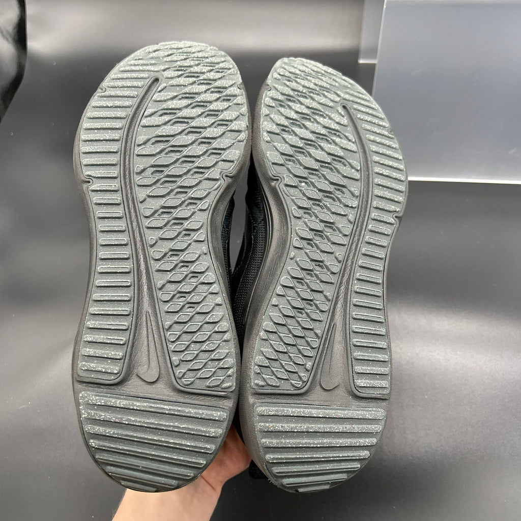 Nike Downshifter 12 — US 9 / EU 42,5