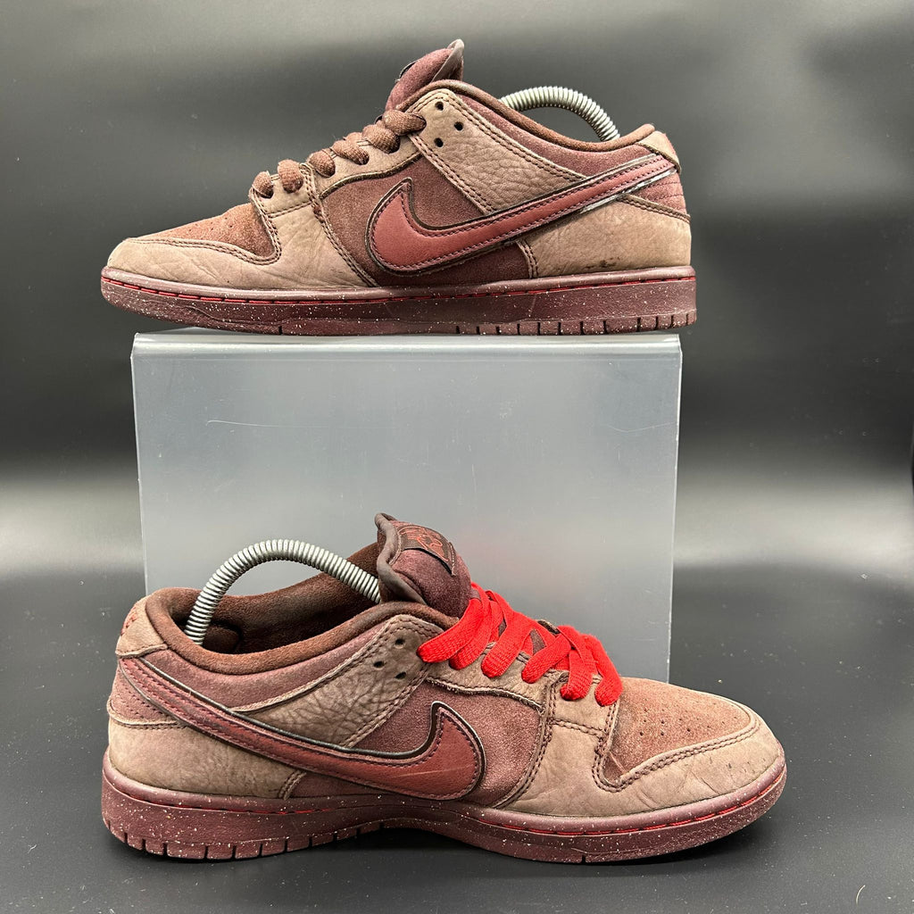 Nike SB Dunk Low Pro — Chocolate/Team Red (Used)