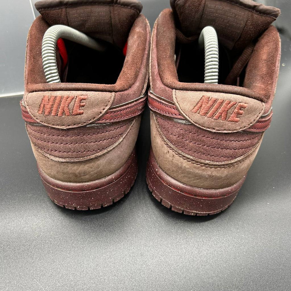 Nike SB Dunk Low Pro — Chocolate/Team Red (Used)