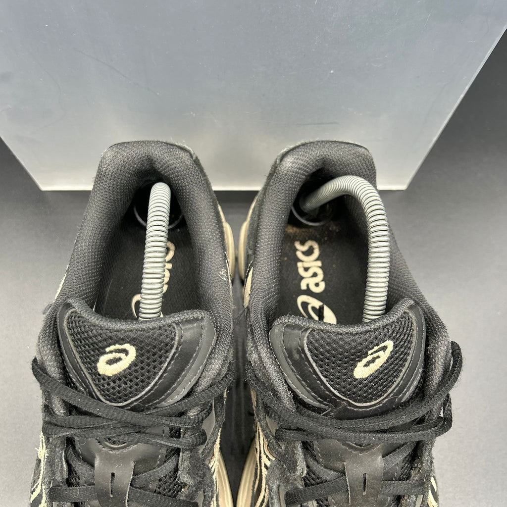 Asics Gel NYC – Zwart/Cream – EU 40.5 / US 7.5 (Used)