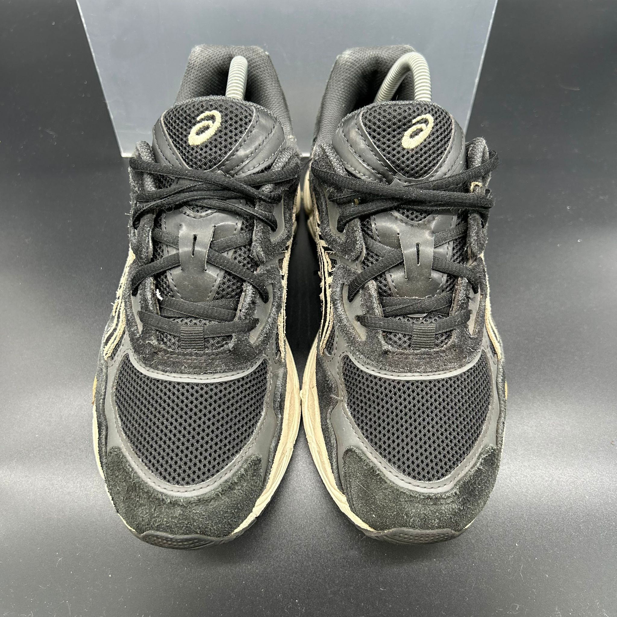 Asics Gel NYC – Zwart/Cream – EU 40.5 / US 7.5 (Used)