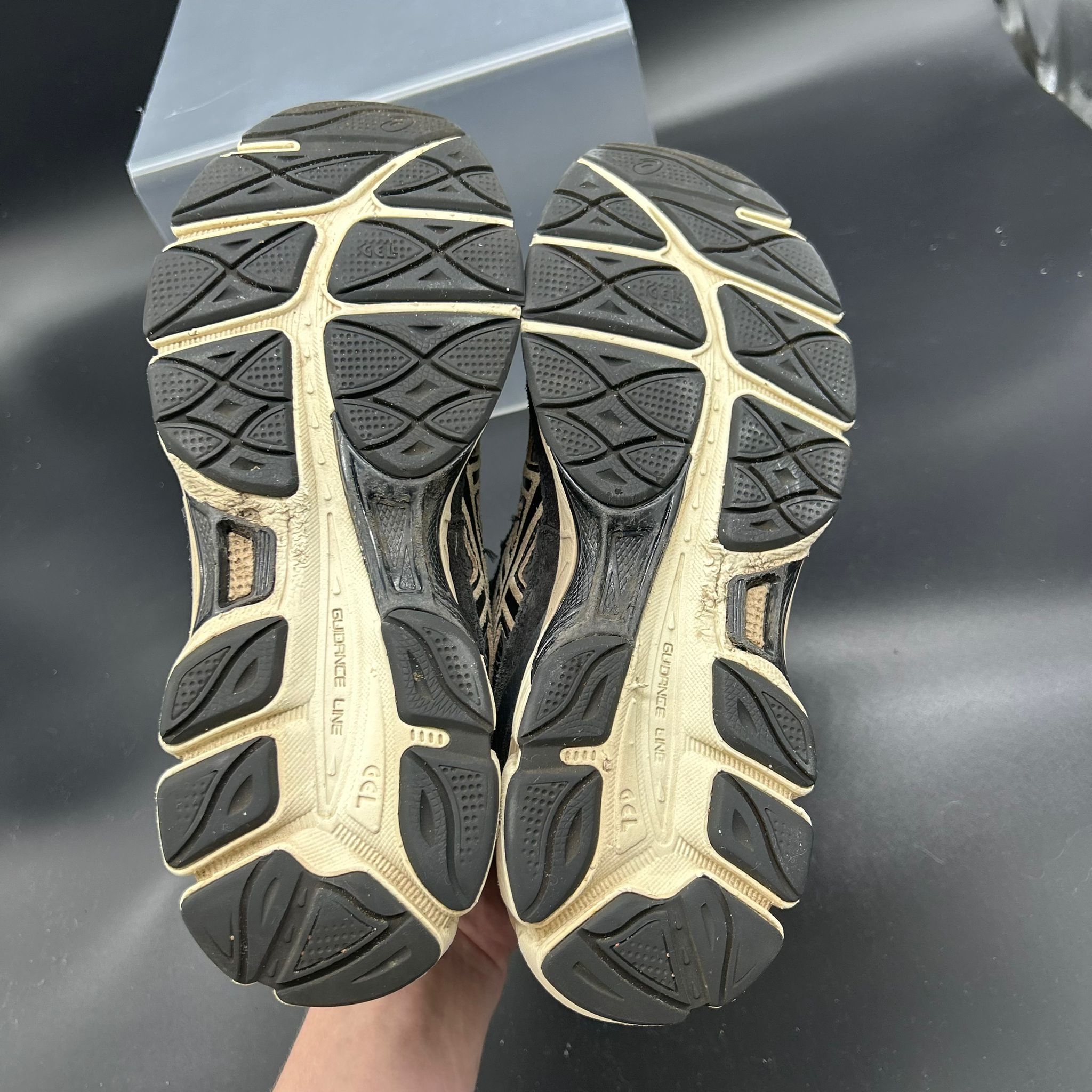 Asics Gel NYC – Zwart/Cream – EU 40.5 / US 7.5 (Used)