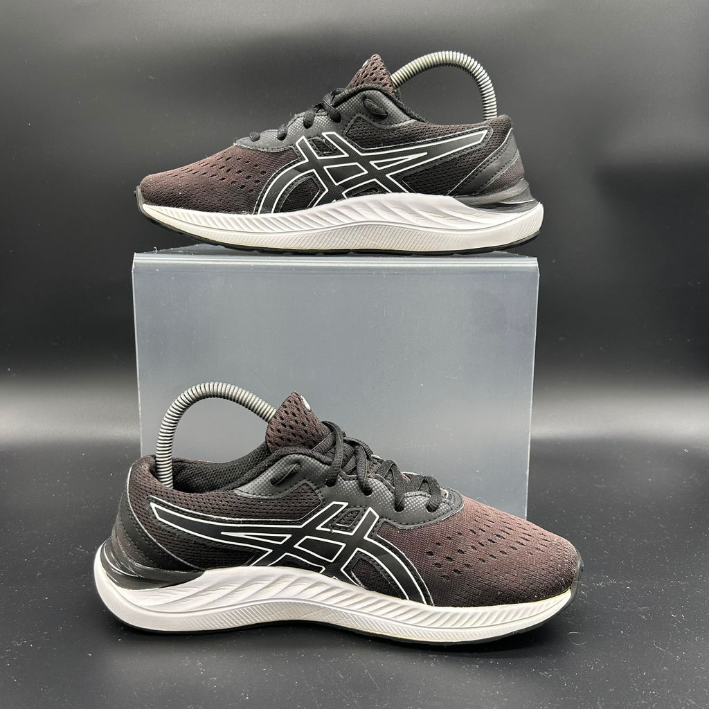 Asics Gel Excite – Zwart/Wit – EU 39 / US 6 (Used)