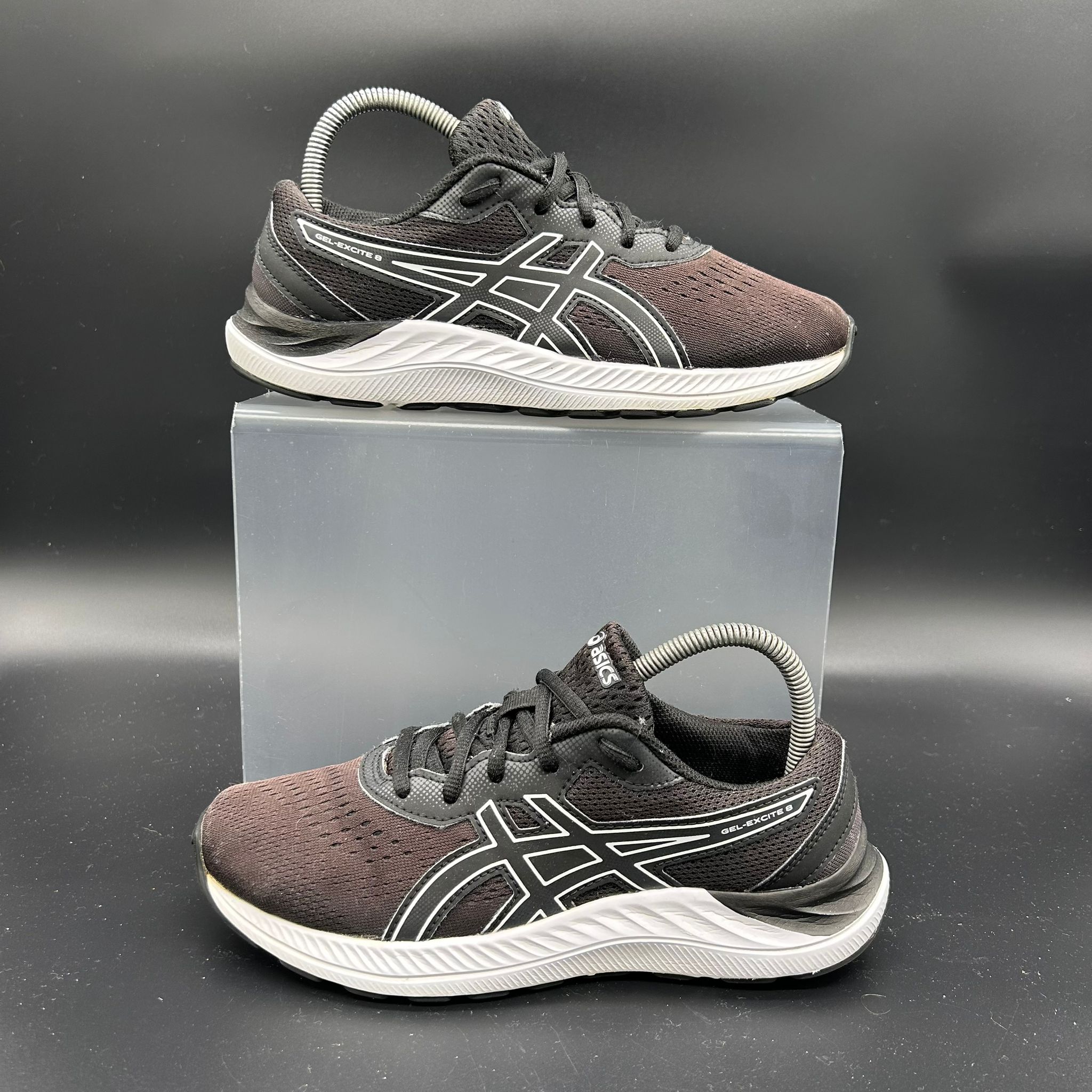 Asics Gel Excite – Zwart/Wit – EU 39 / US 6 (Used)