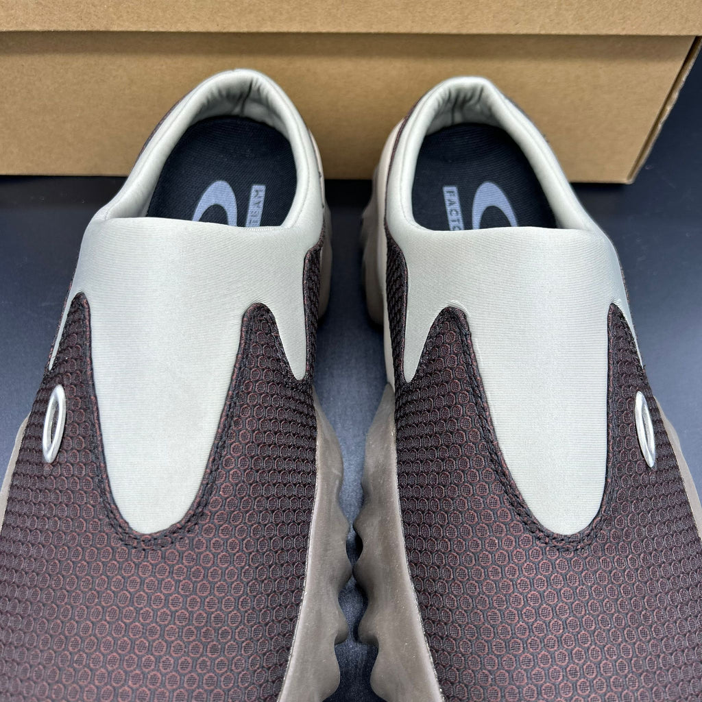 Oakley Factory Team Jacquard Chop Saw Mule – Brown/Cream – EU 43 / US 9.5 (New with Box)
