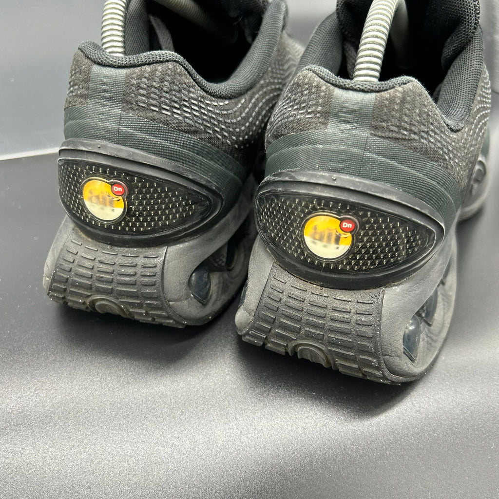 Nike Air Max DN (Used) – US 8 / EU 41