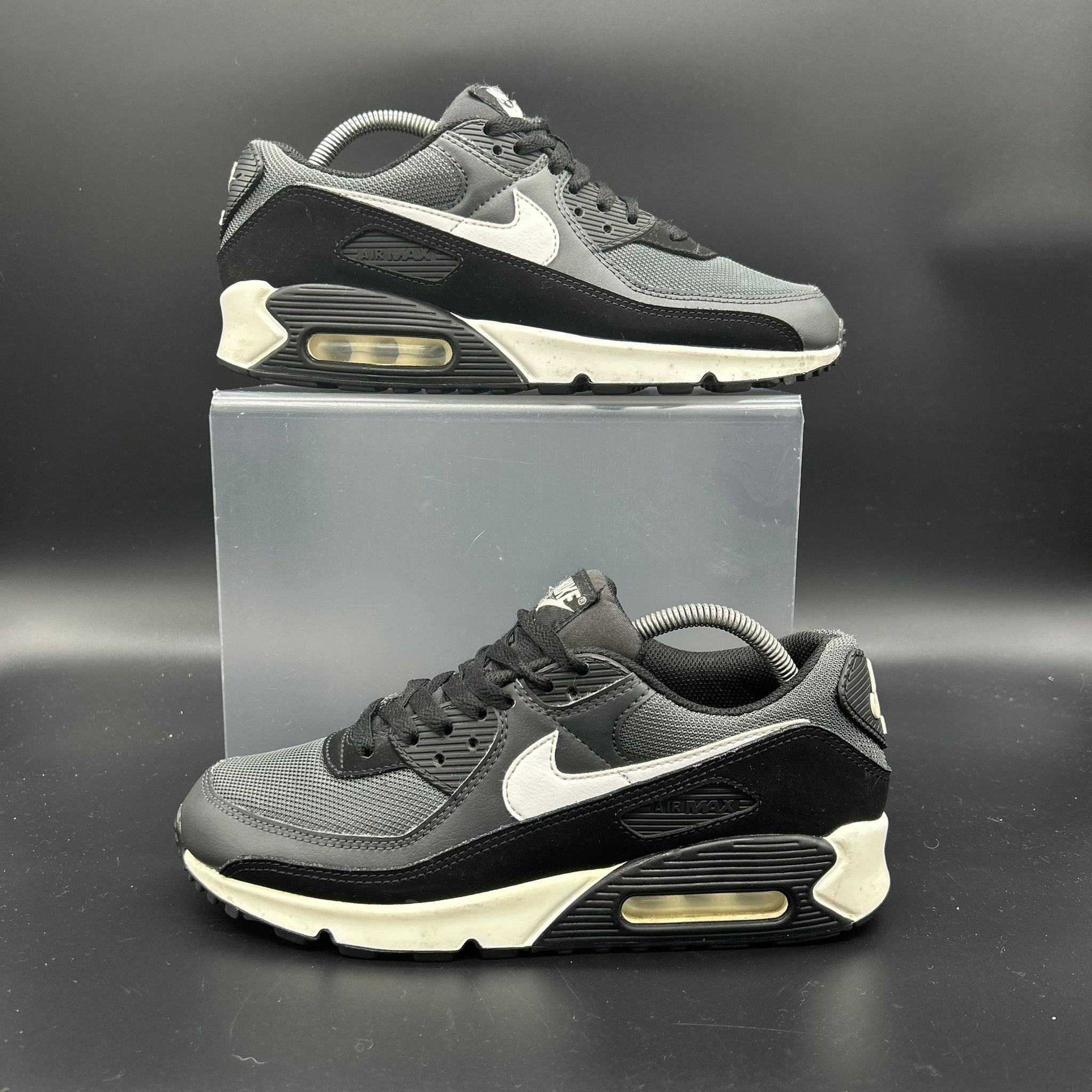 Nike Air Max 90 (Used) – US 8.5 / EU 42