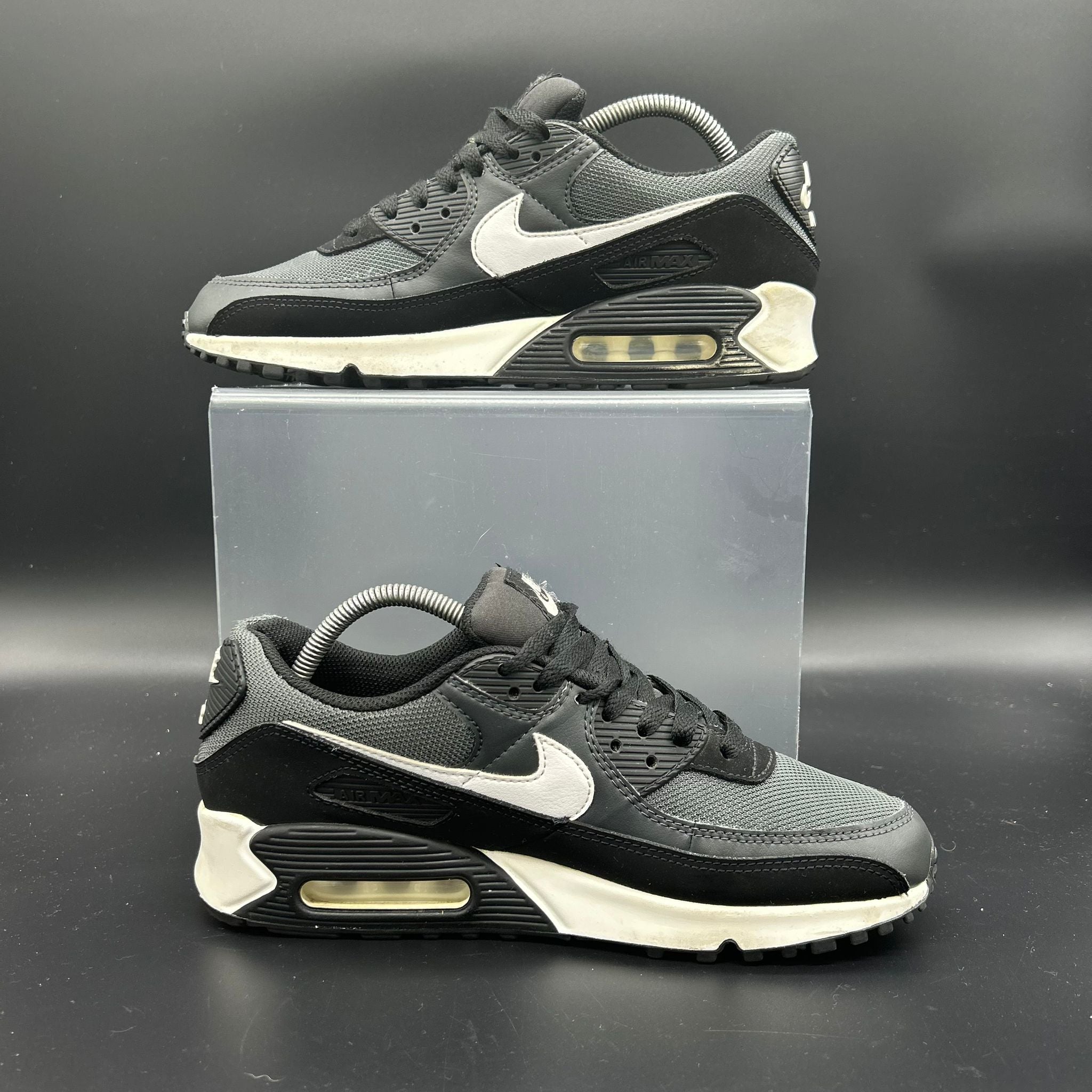 Nike Air Max 90 (Used) – US 8.5 / EU 42