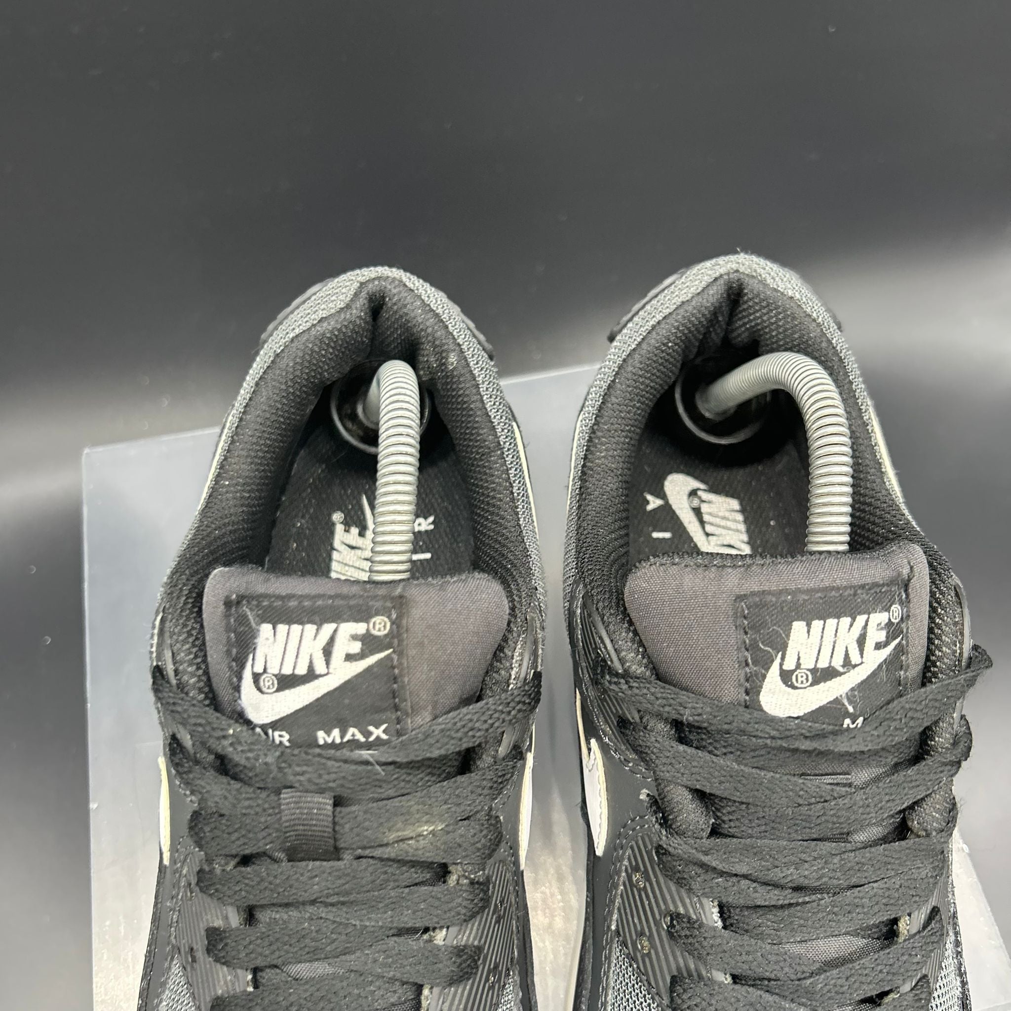 Nike Air Max 90 (Used) – US 8.5 / EU 42