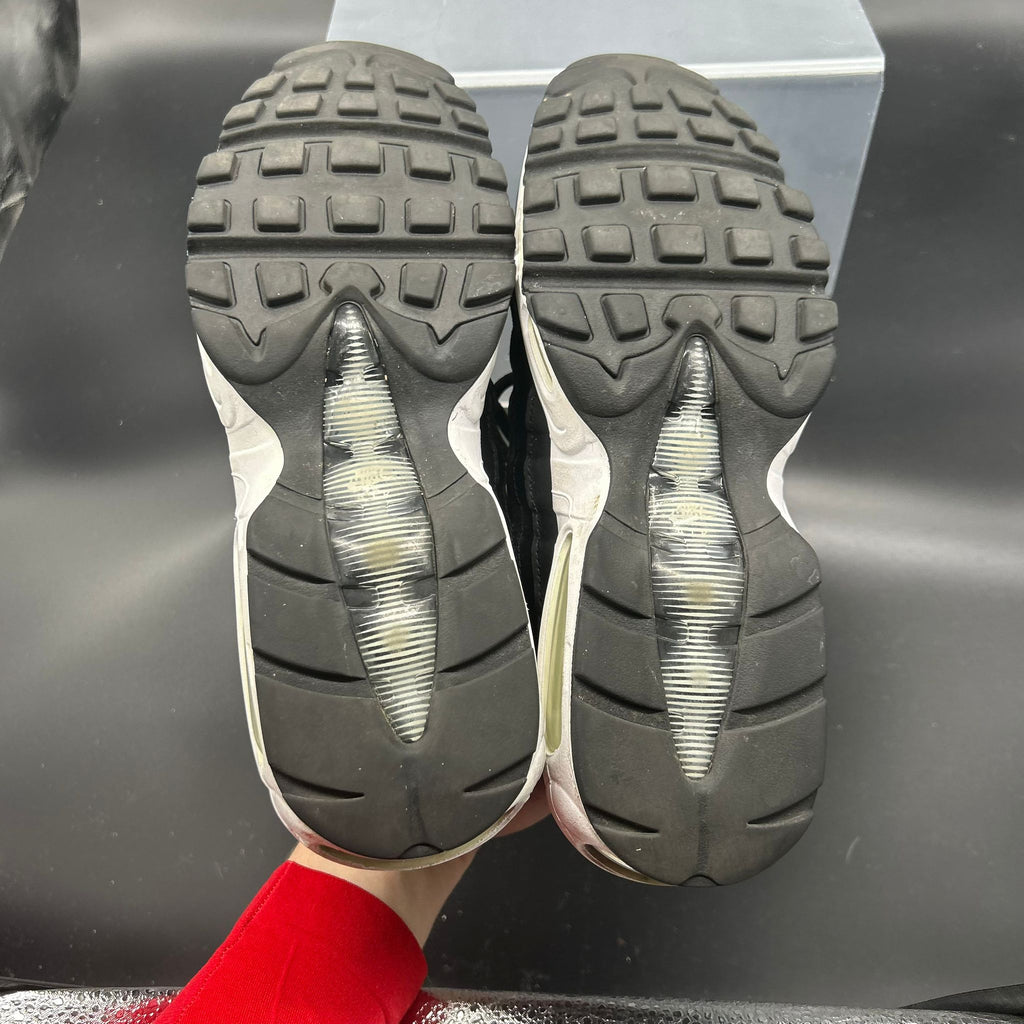 Nike Air Max 95 – EU 42 / US 10 (Used)