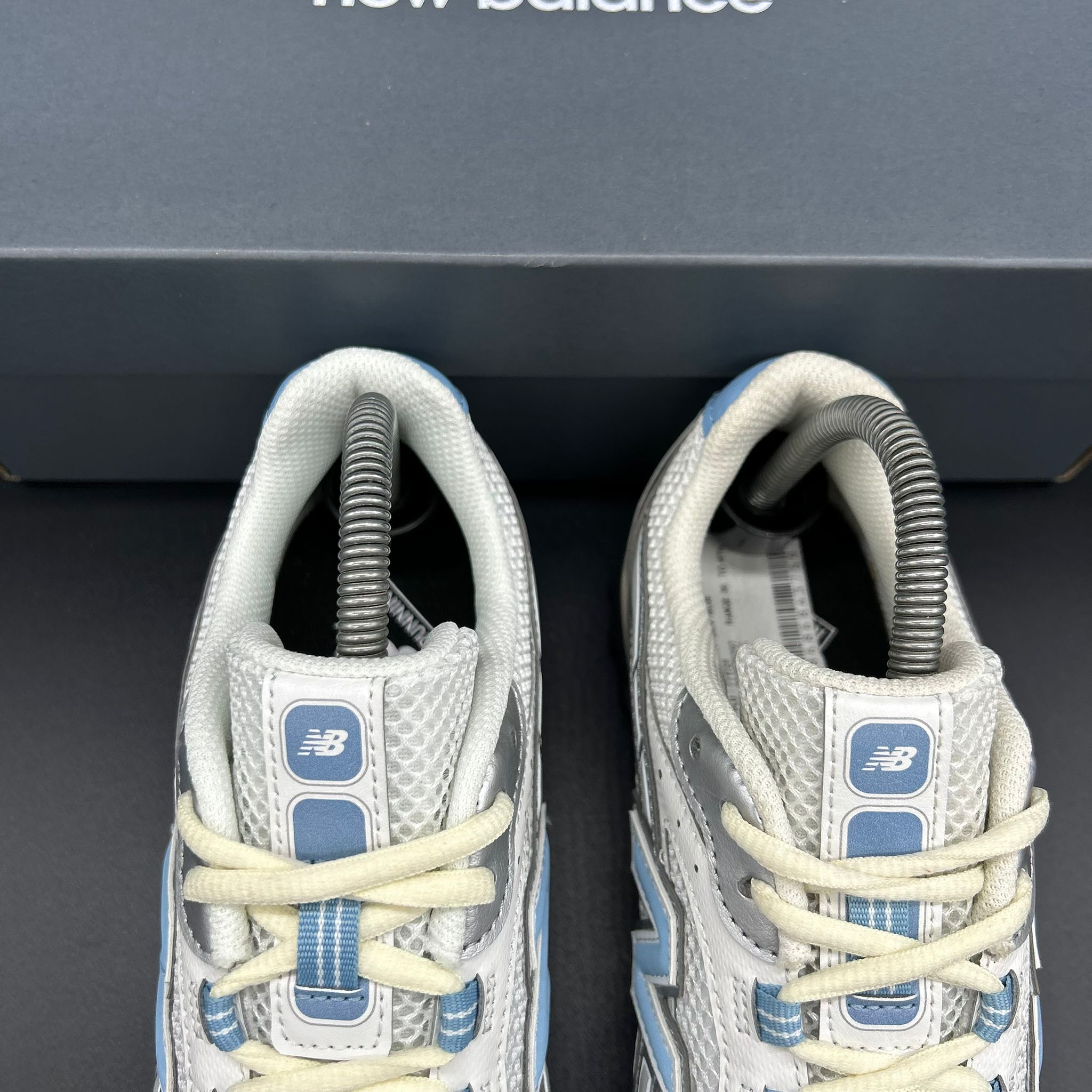 New Balance 204L (U204LSWC) – US 6.5 / EU 39.5