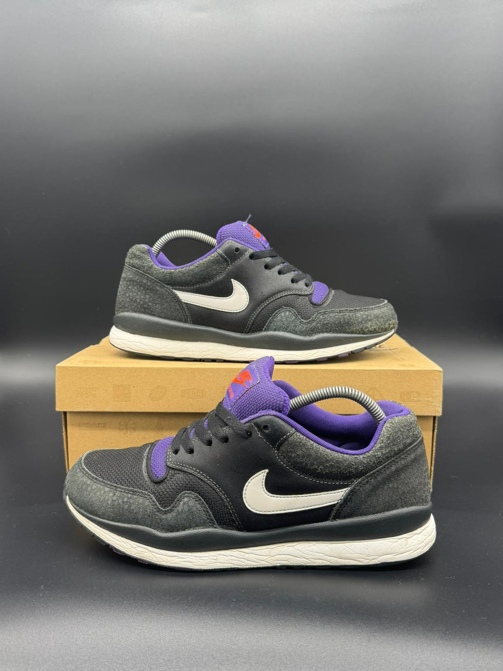 Nike Air Safari LE '12 – Anthracite / White / Black / Court Purple