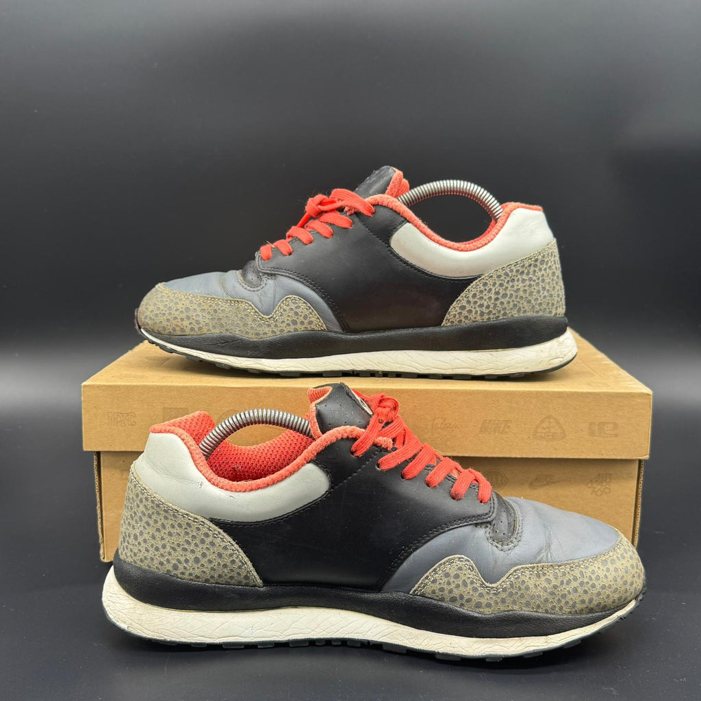 Nike Air Safari LE '09 – Dark Grey / Black / Storm / Crimson