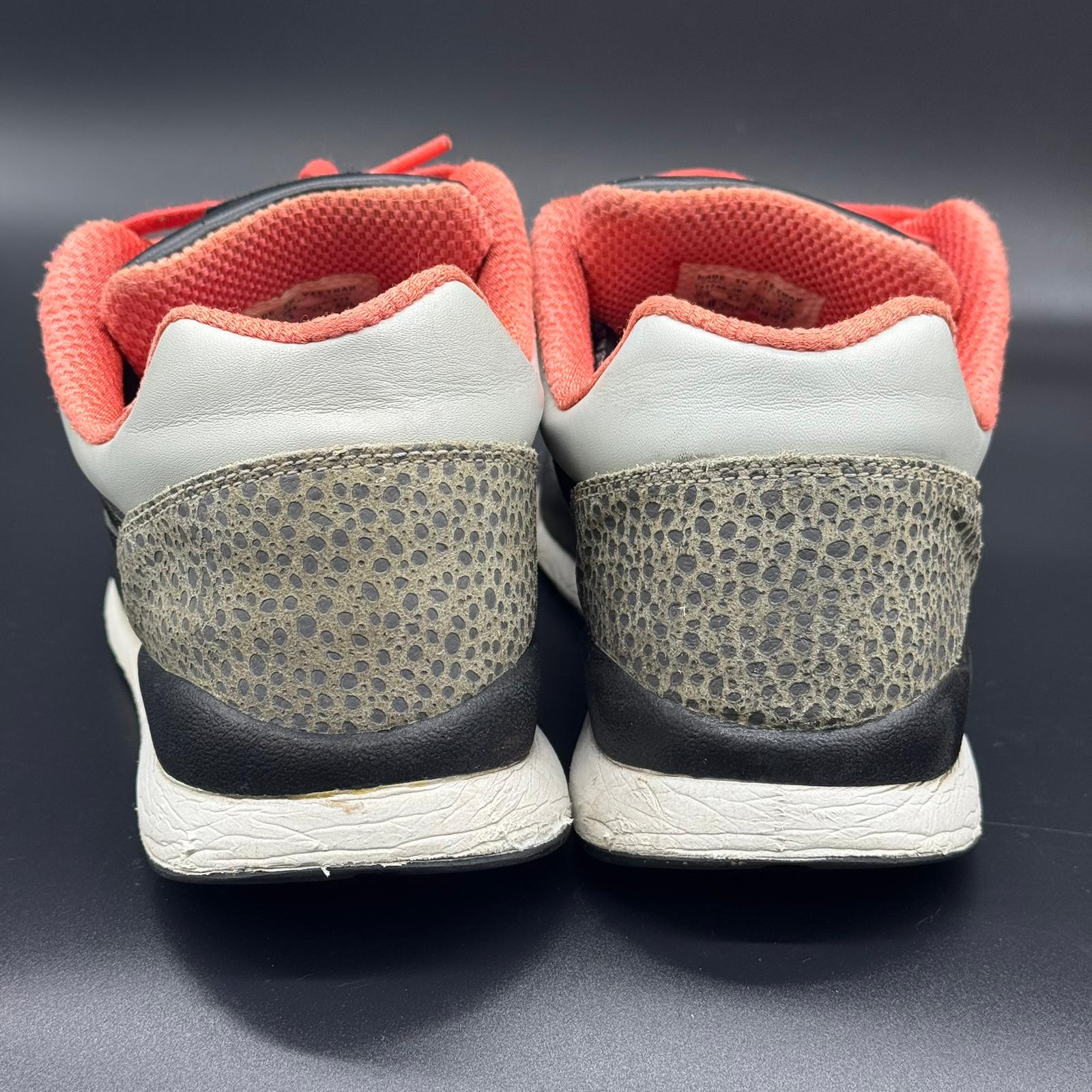Nike Air Safari LE '09 – Dark Grey / Black / Storm / Crimson