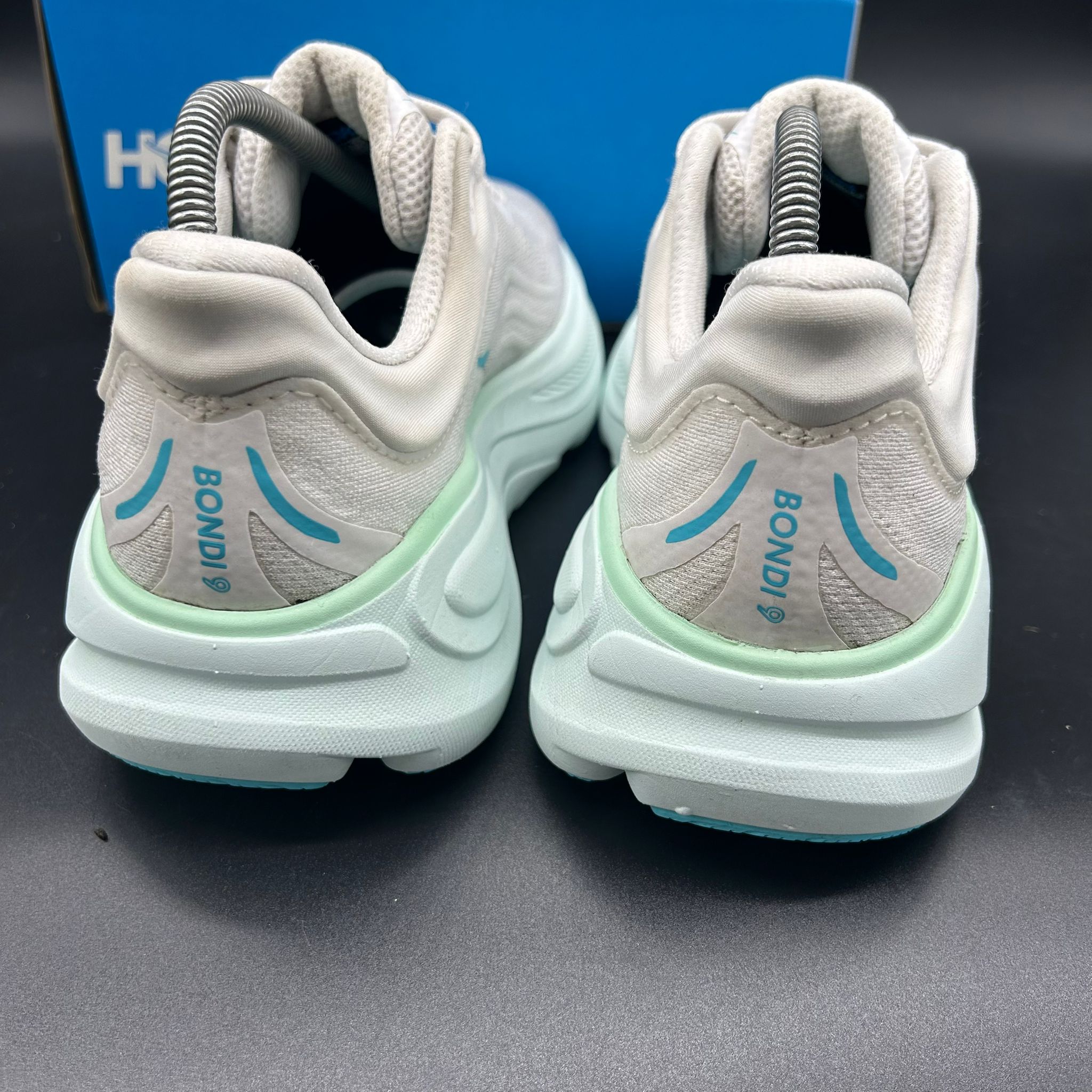 HOKA Bondi 9 voorkant