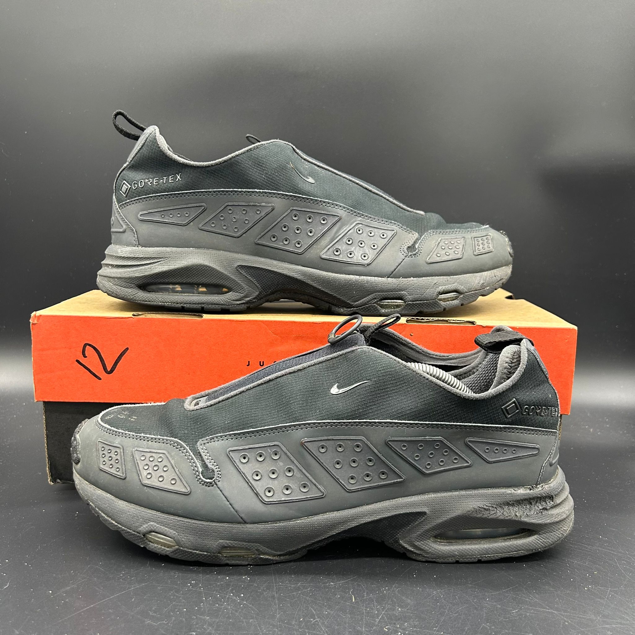 Nike Air Max SNDR Gore-Tex Black - zijaanzicht