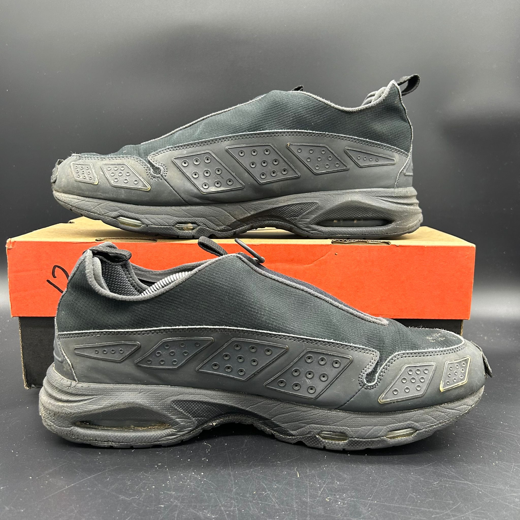 Nike Air Max SNDR Gore-Tex Black - ritssluiting detail