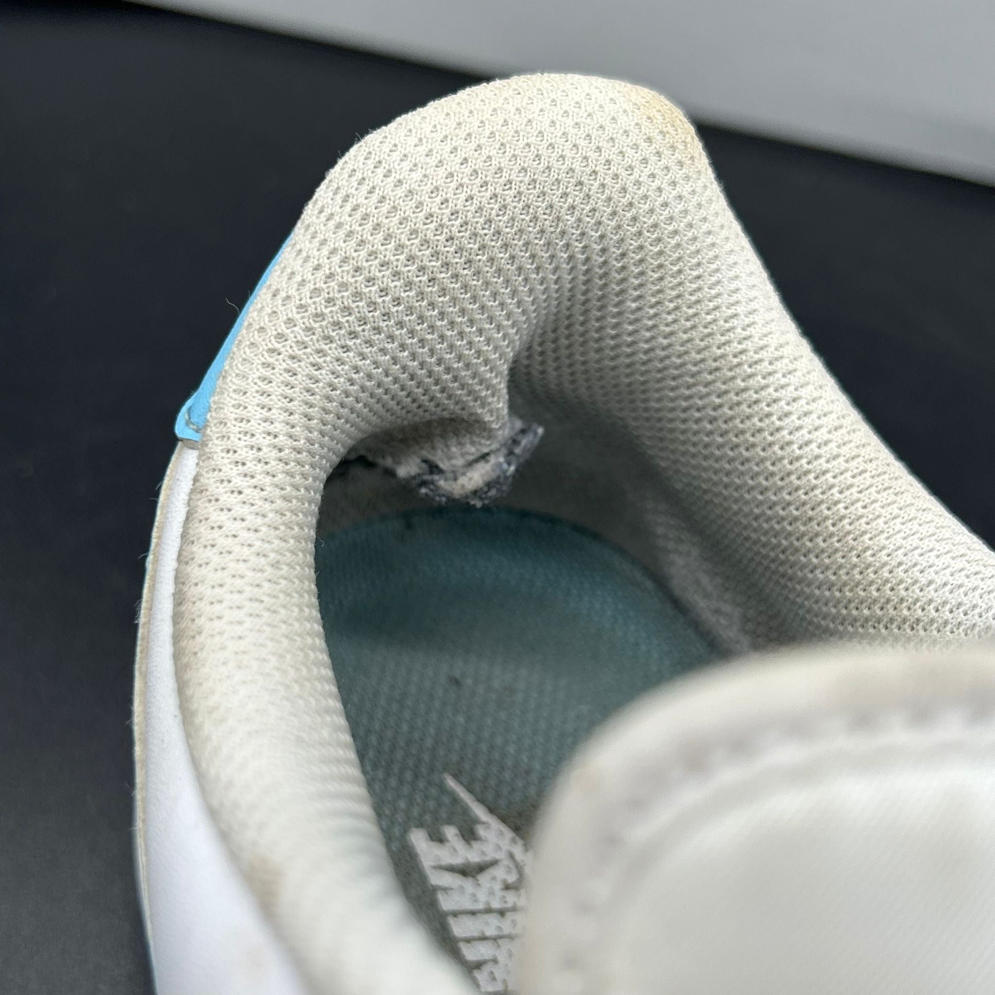 Nike Air Force 1 White University Blue - extra detail 3