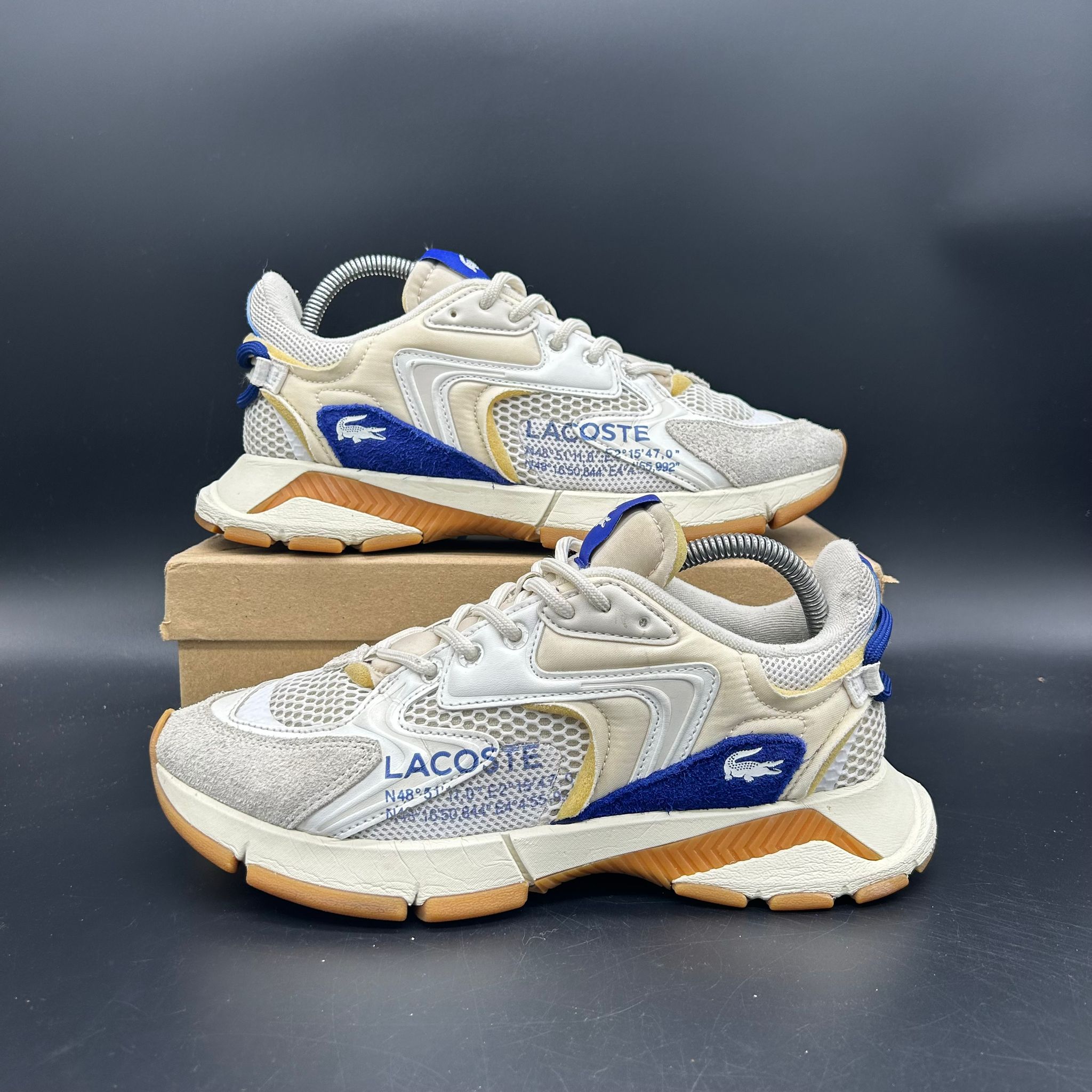 Lacoste L003 Neo White Blue EU 40.5 - bovenaanzicht met doos